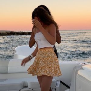 Shein yellow ruffle layer skirt! Super cute! Size xs!